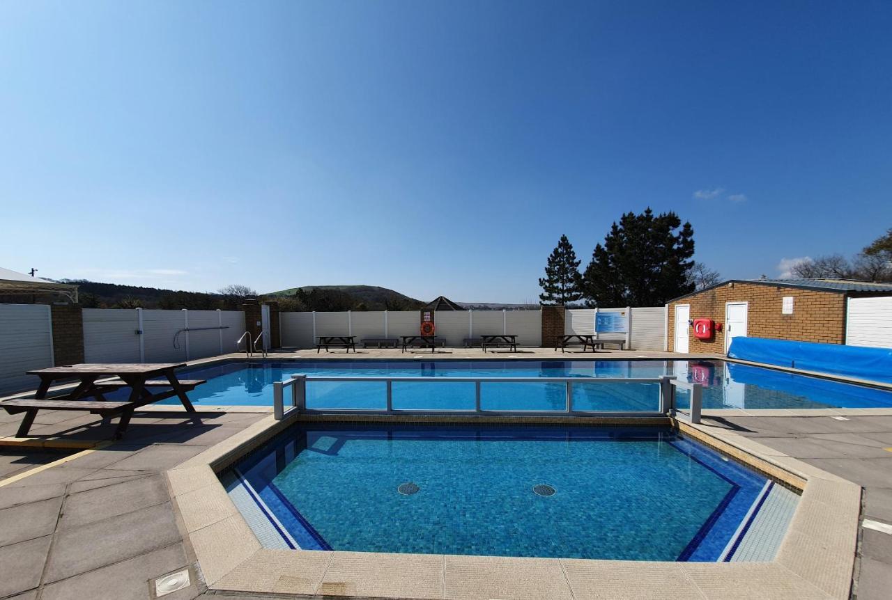 Llanrhidian Holiday Park Llanmorlais Kültér fotó